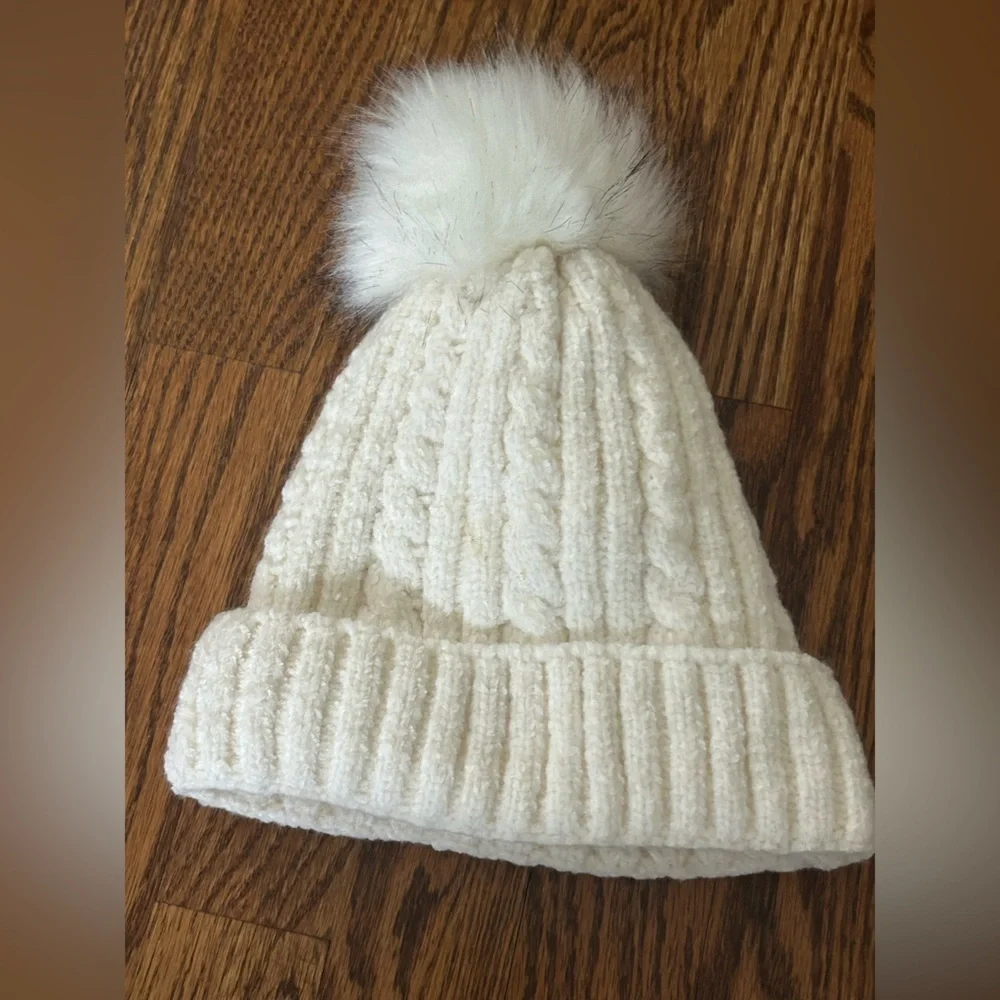 Ivory Cable Knit Chenille Beanie Hat Faux Fur Pom Pom Winter Cozy Soft